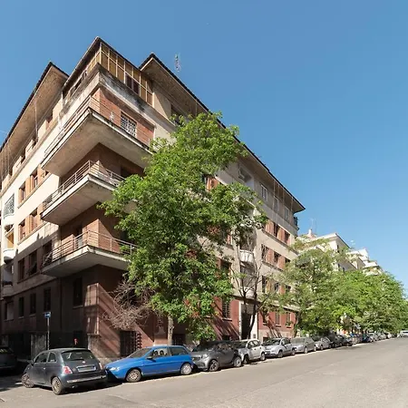 Piazza Bologna Apartment *